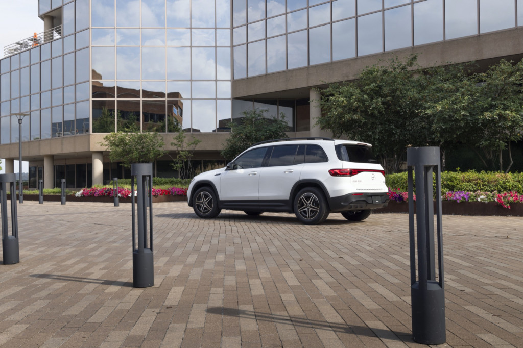 2022 Mercedes-Benz EQB 300