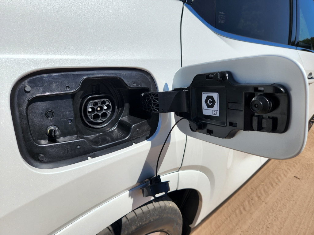 Lexus RX 450+ hybride rechargeable de 2023 (version européenne)