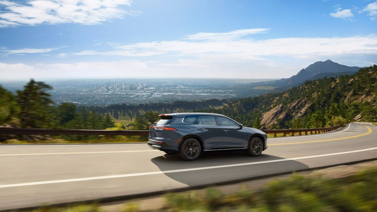 2025 Toyota Crown Signia