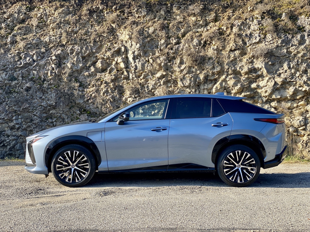 2023 Lexus RZ 450e
