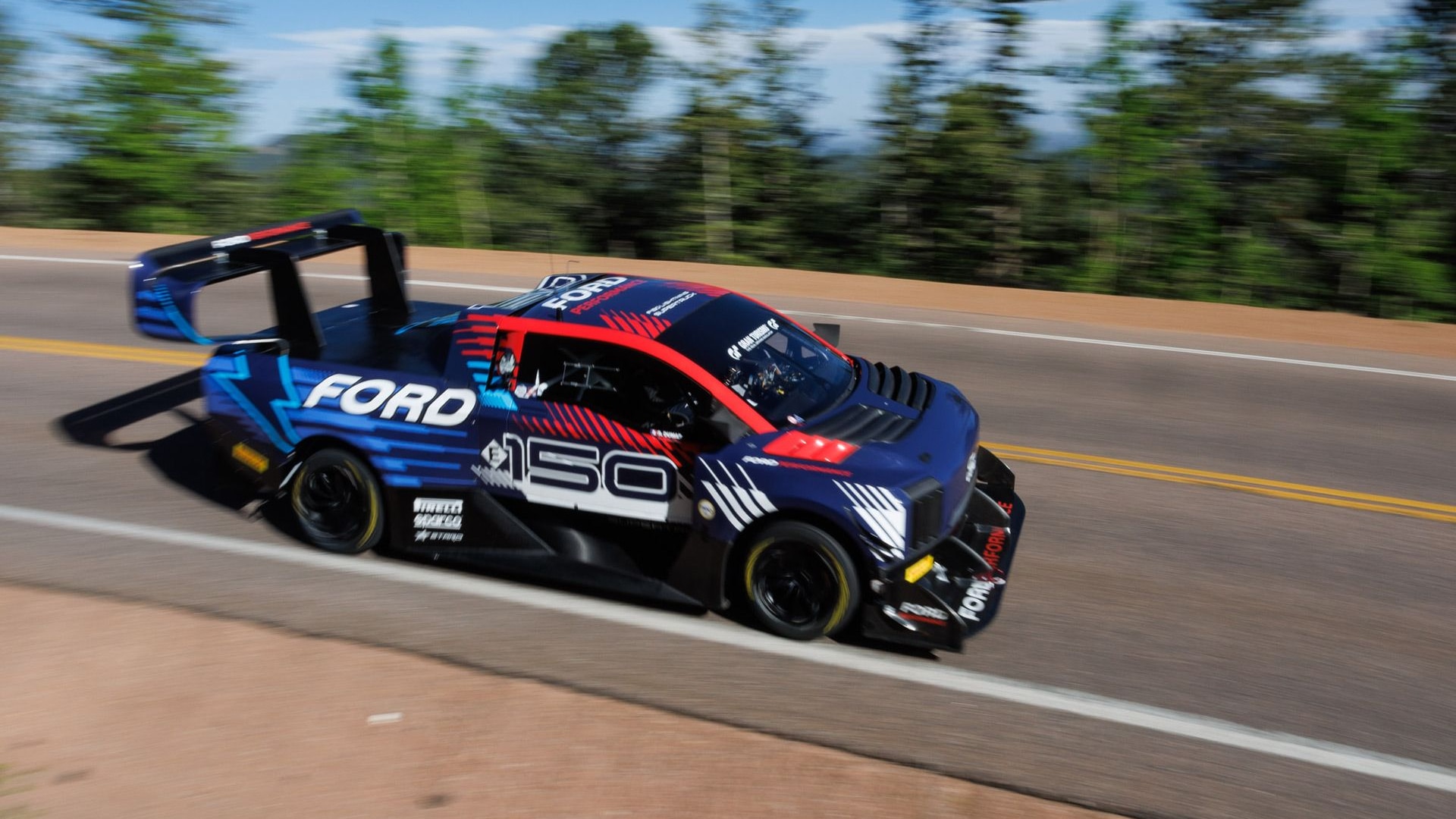 Ford F-150 Lightning SuperTruck à la Pikes Peak International Hill Climb 2024