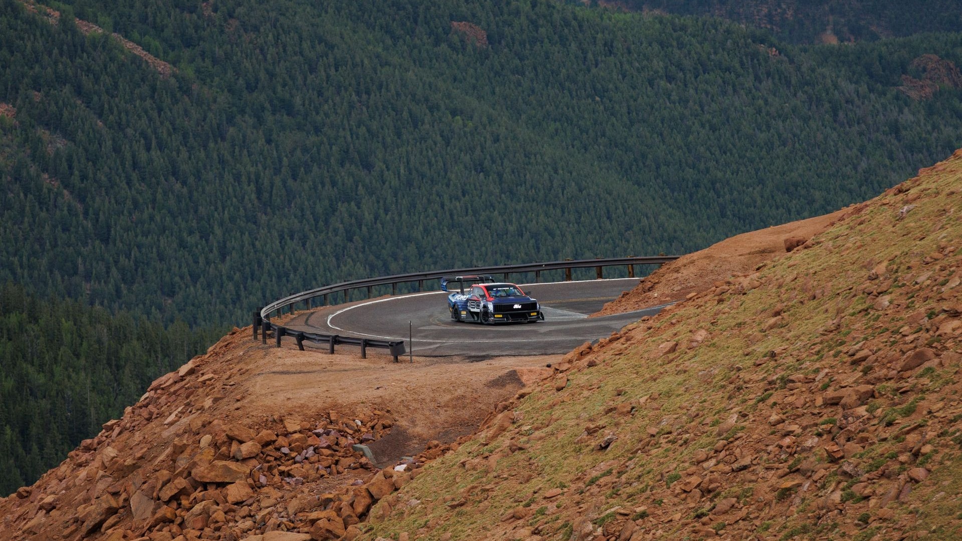 Ford F-150 Lightning SuperTruck à la Pikes Peak International Hill Climb 2024